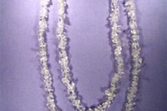 Halsband av bergkristall
