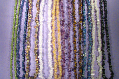 Blandade stenhalsband av chips