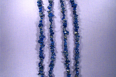 Halsband av lapislazuli