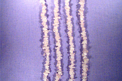 Halsband av rosenkvarts